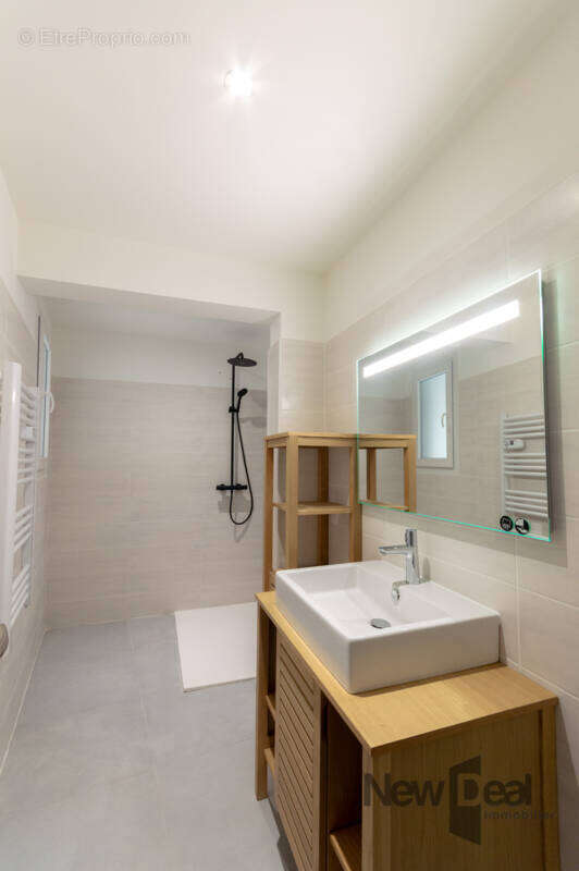 Appartement à CONTAMINE-SUR-ARVE