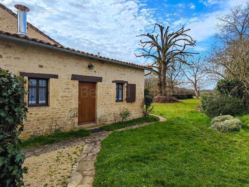 Maison à SAUZE-VAUSSAIS