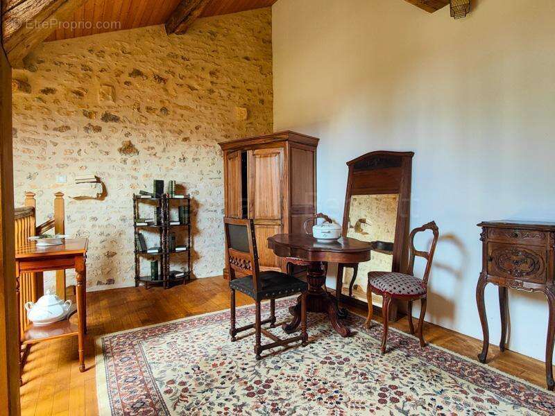 Maison à SAUZE-VAUSSAIS