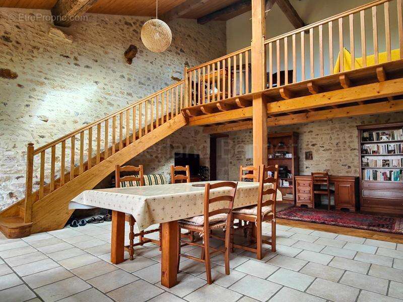 Maison à SAUZE-VAUSSAIS