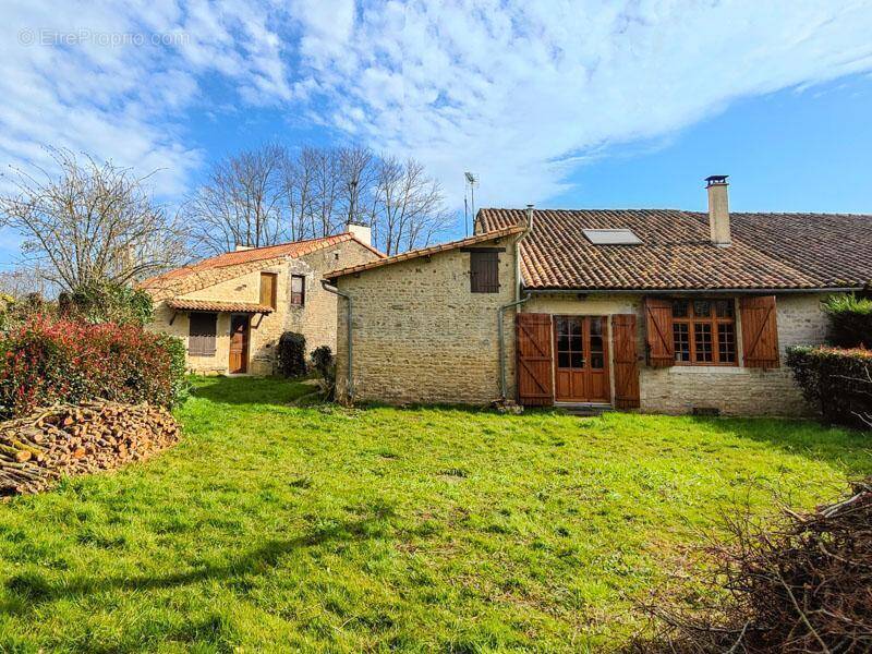 Maison à SAUZE-VAUSSAIS