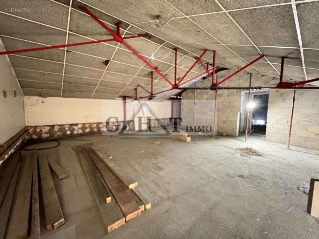 Commerce à SAINT-MAUR-DES-FOSSES