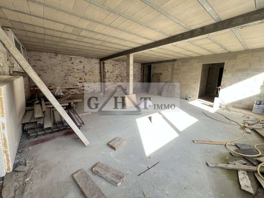 Commerce à SAINT-MAUR-DES-FOSSES