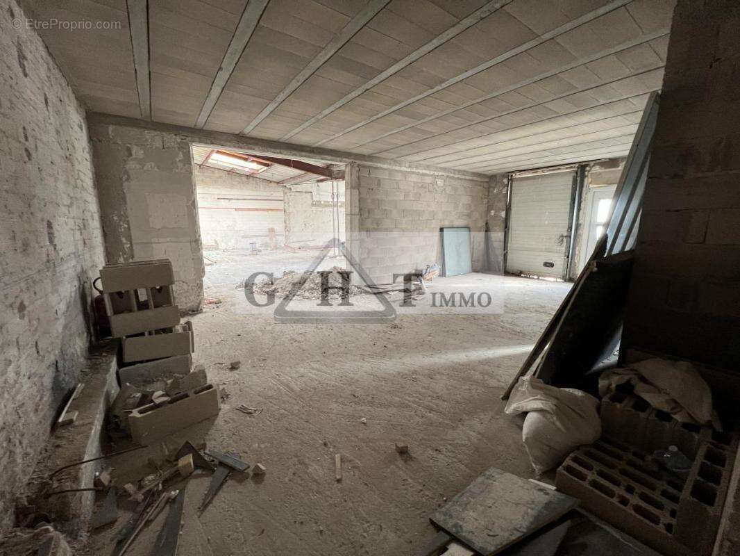 Commerce à SAINT-MAUR-DES-FOSSES