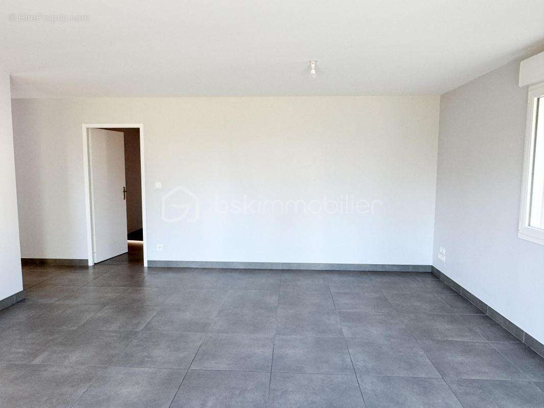 Maison à SAINT-PIERRE-LA-COUR