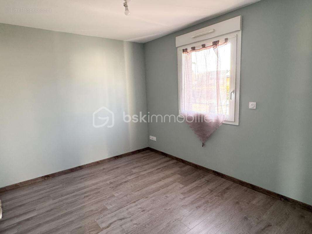 Maison à SAINT-PIERRE-LA-COUR