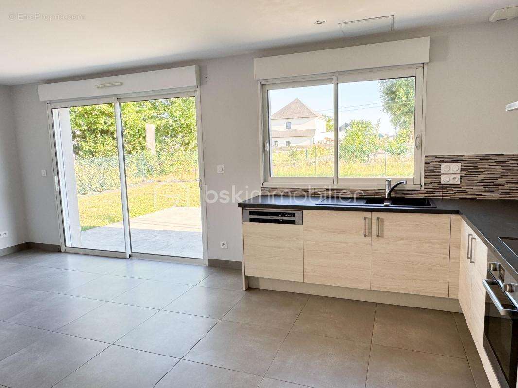 Maison à SAINT-PIERRE-LA-COUR