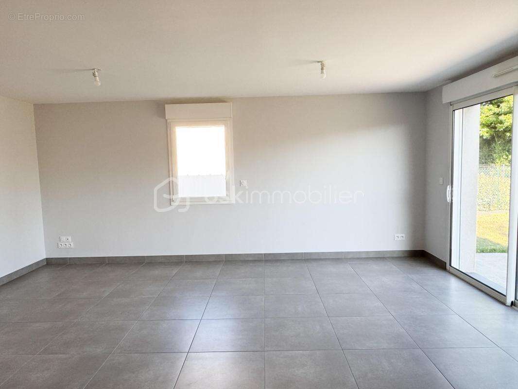 Maison à SAINT-PIERRE-LA-COUR