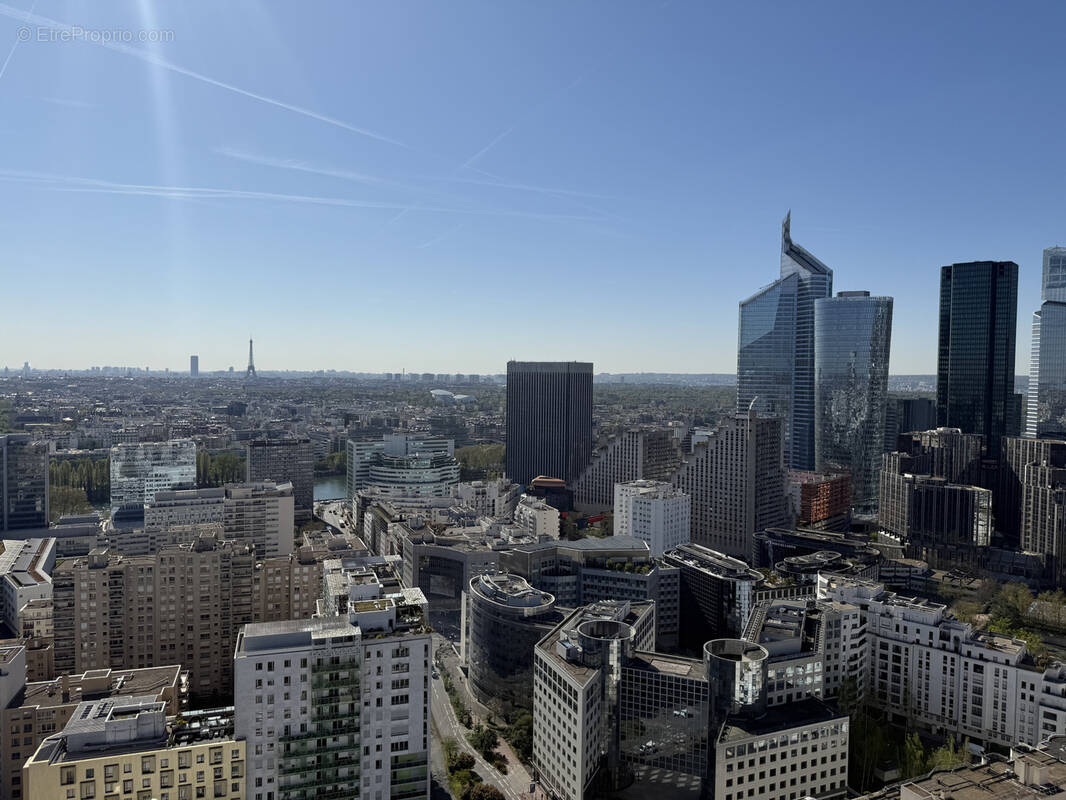 Appartement à COURBEVOIE