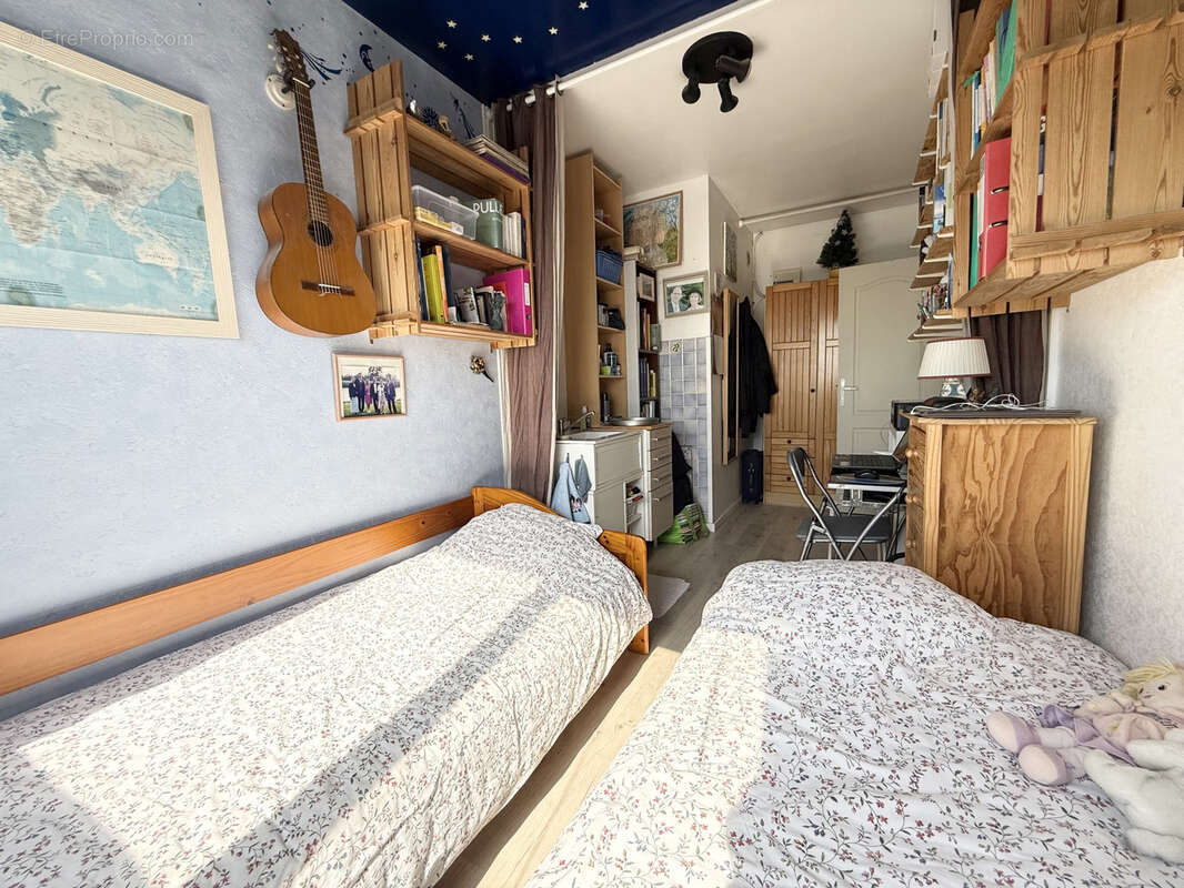 Appartement à COURBEVOIE