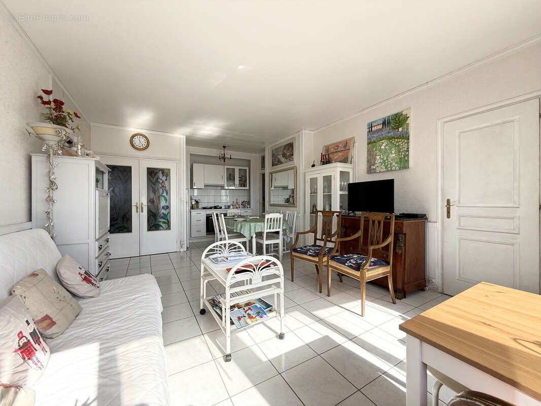 Appartement à COURBEVOIE