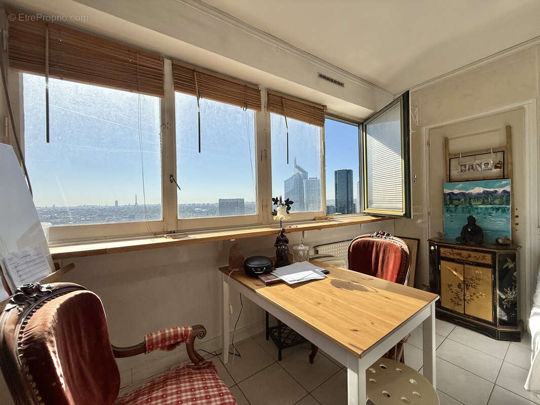 Appartement à COURBEVOIE