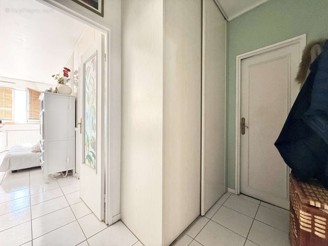 Appartement à COURBEVOIE