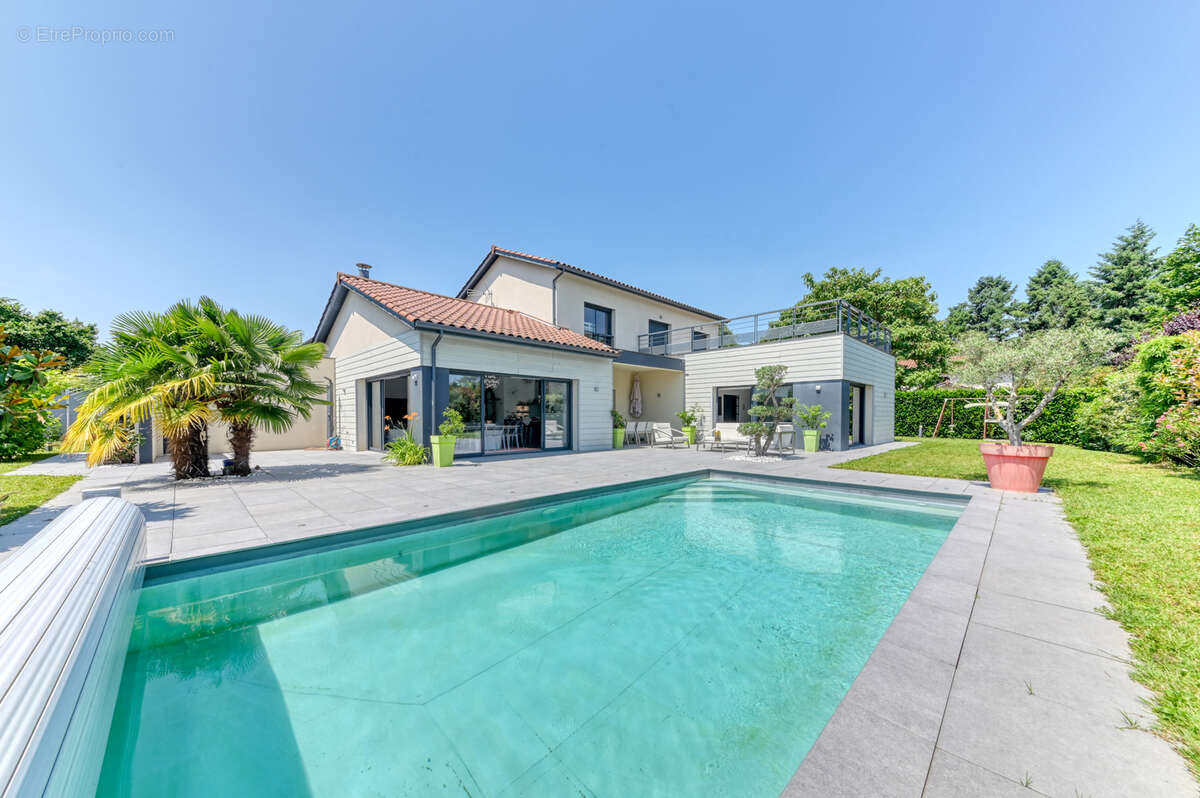 Maison à CHAZAY-D&#039;AZERGUES