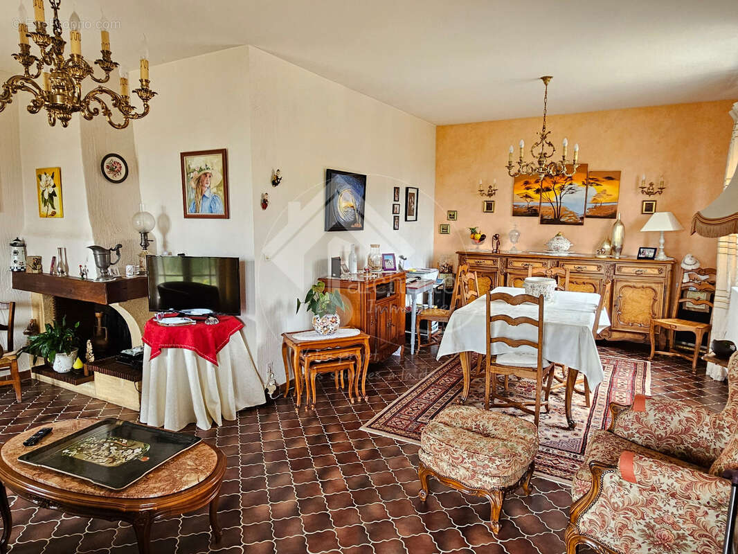 Maison à VARENNES-SUR-ALLIER