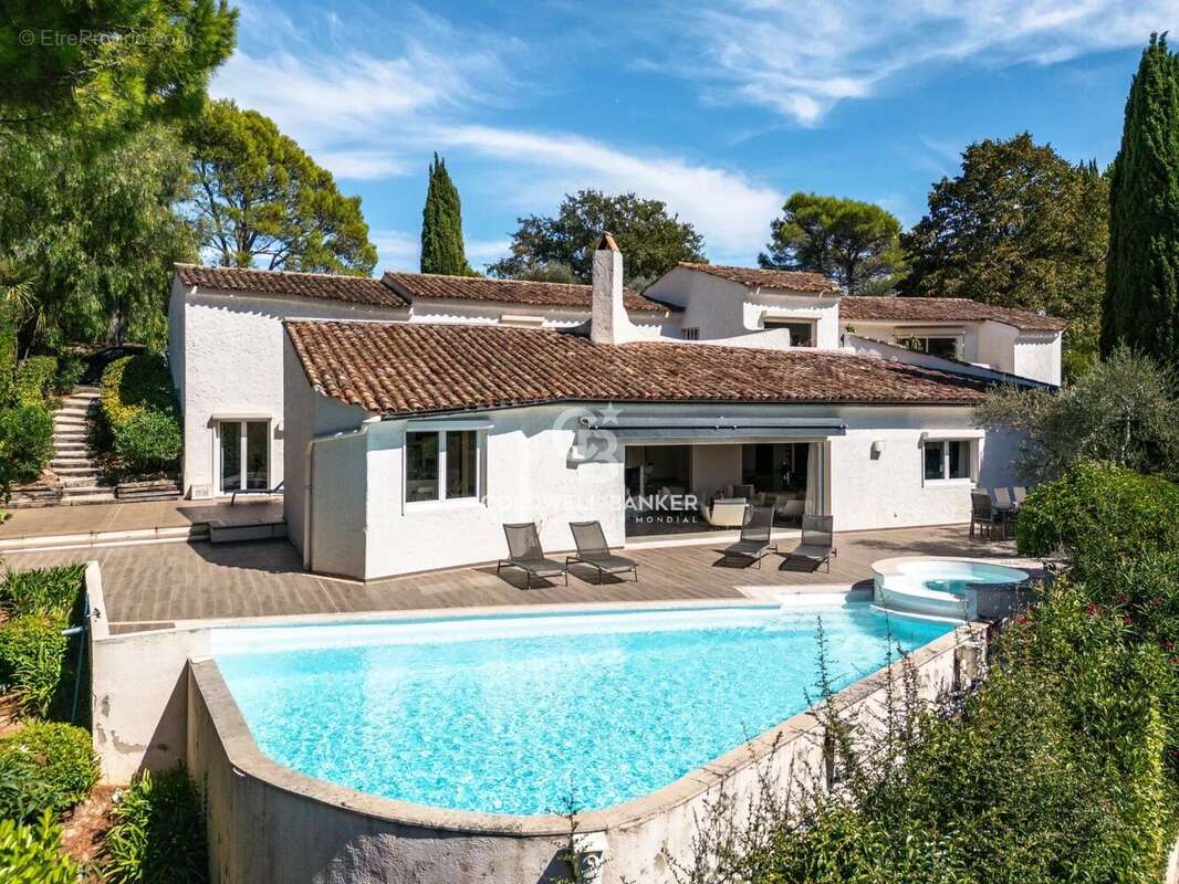 Maison à MOUGINS