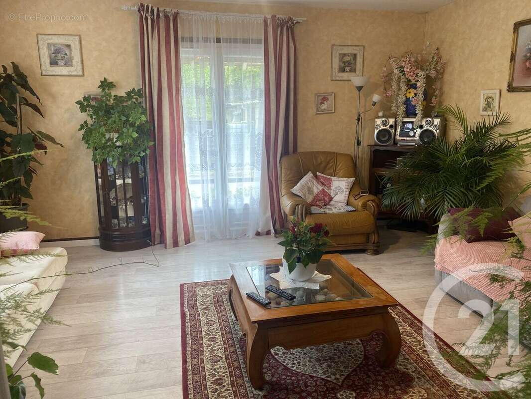 Maison à GARENNES-SUR-EURE