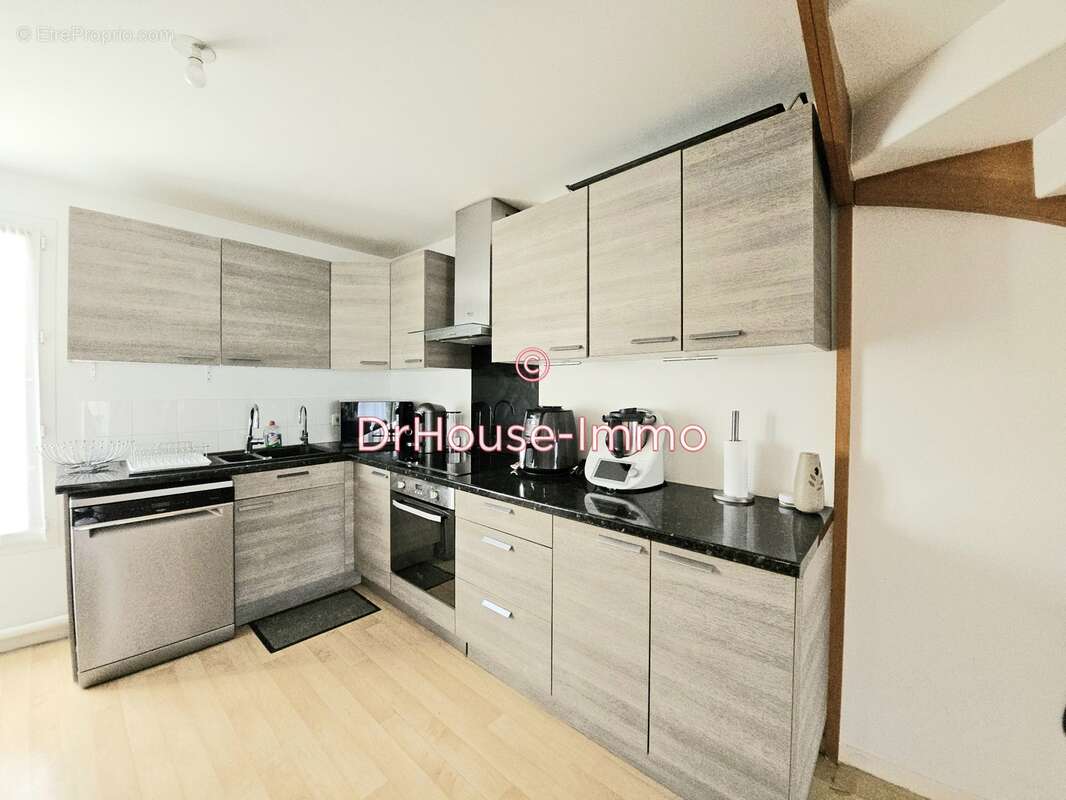 Appartement à SAVIGNY-LE-TEMPLE