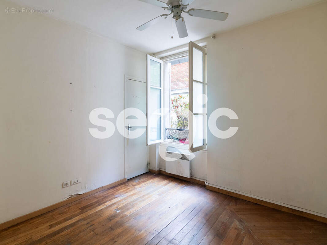 Appartement à PARIS-14E