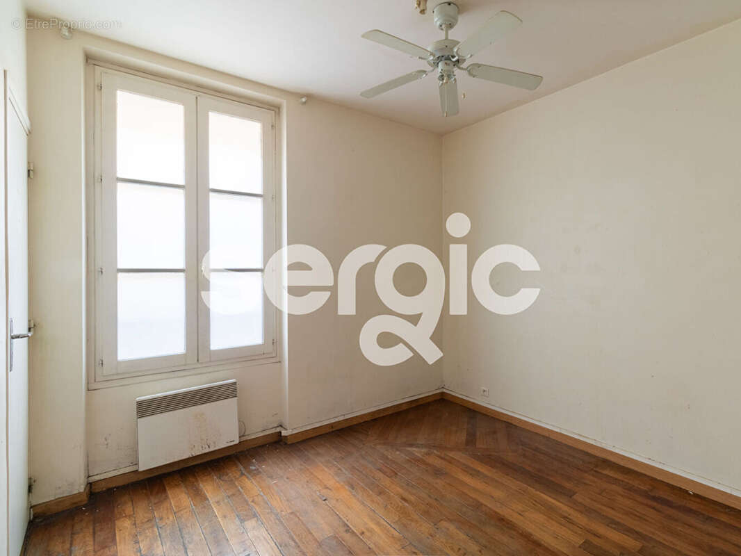 Appartement à PARIS-14E