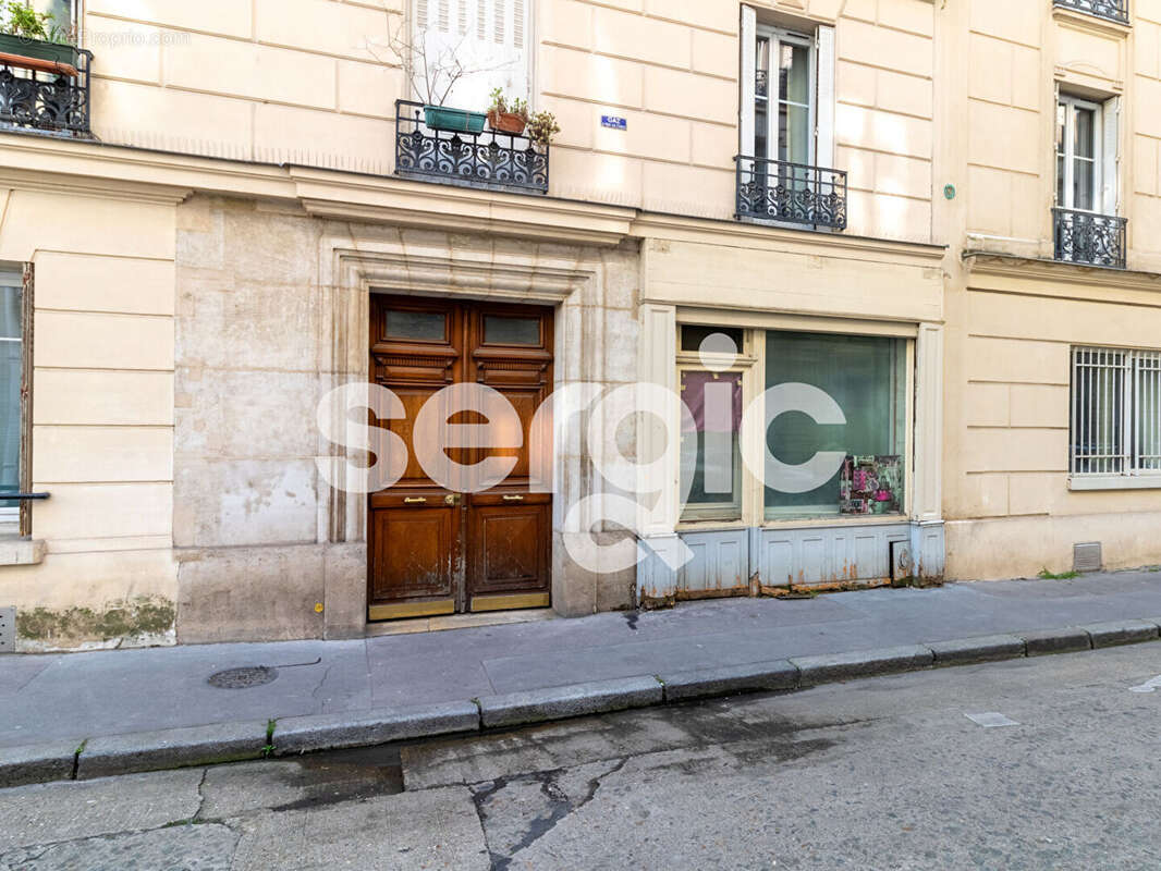 Appartement à PARIS-14E