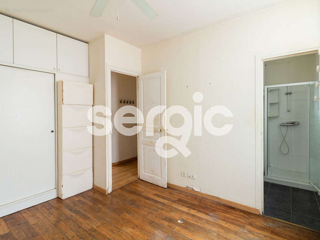 Appartement à PARIS-14E