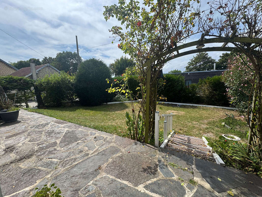 Maison à FLEURY-SUR-ORNE