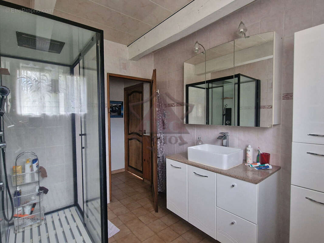 Maison à MOLIERES-SUR-CEZE