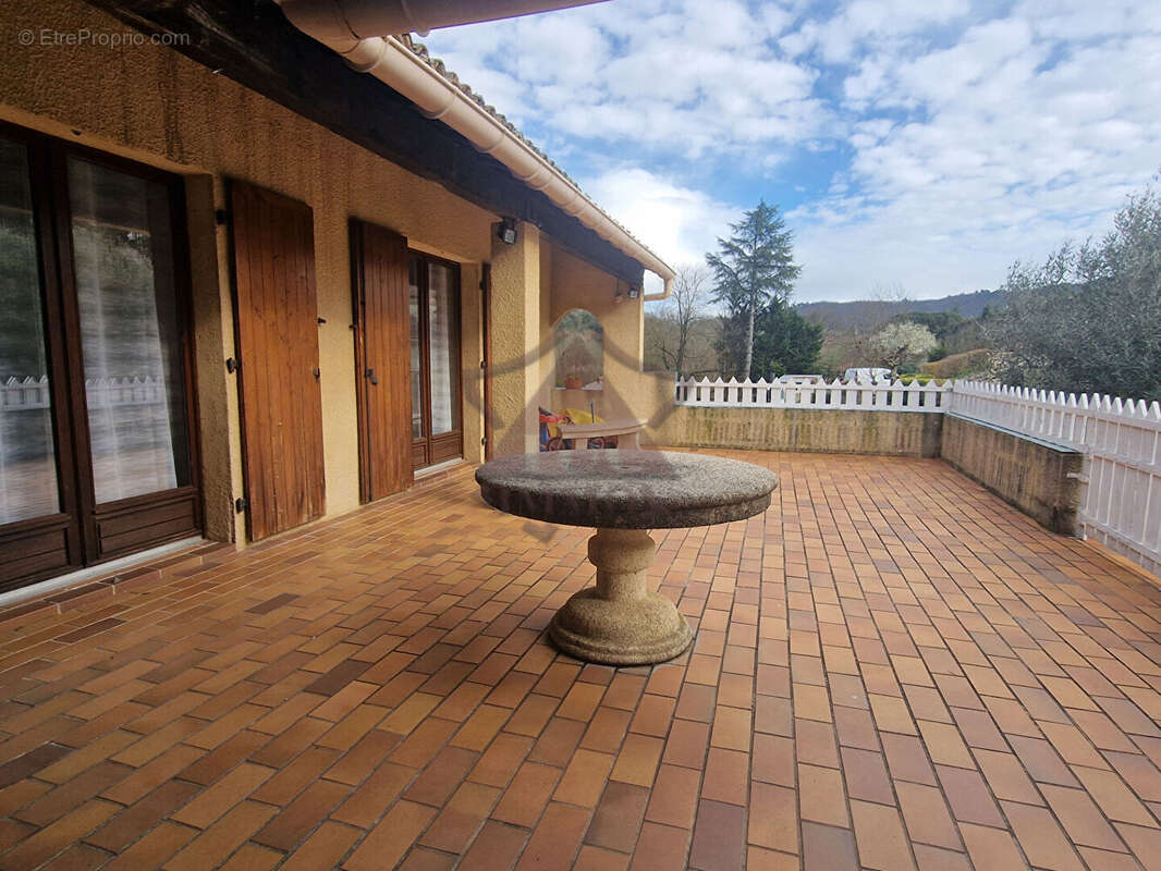 Maison à MOLIERES-SUR-CEZE