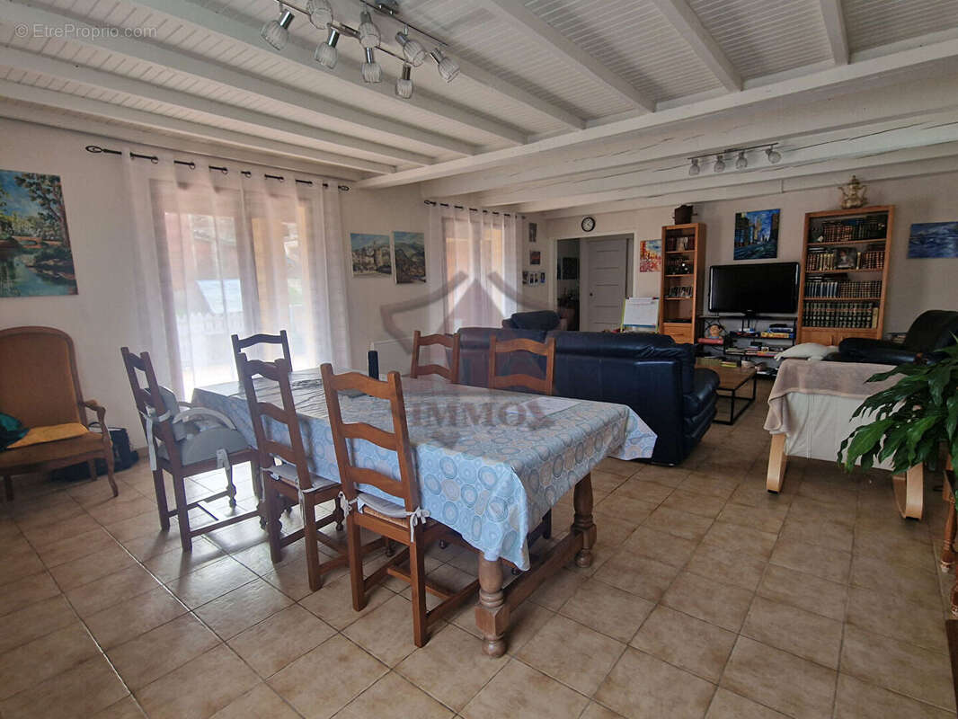 Maison à MOLIERES-SUR-CEZE