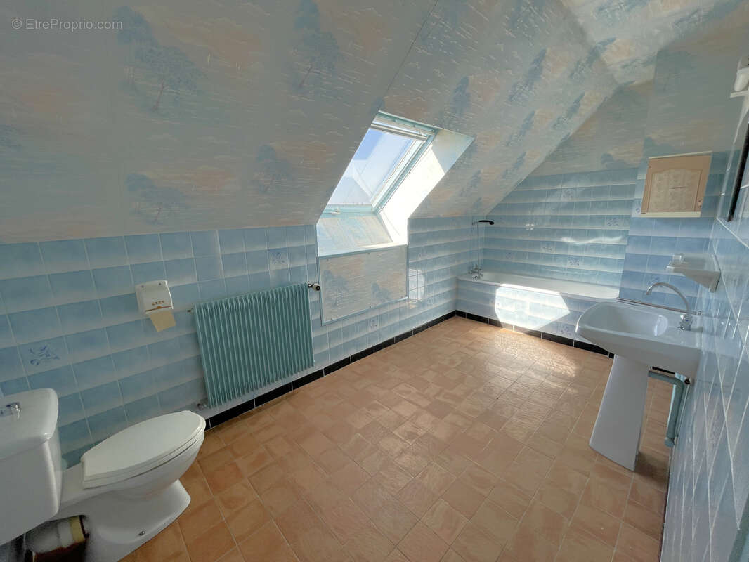 Maison à LE COUDRAY