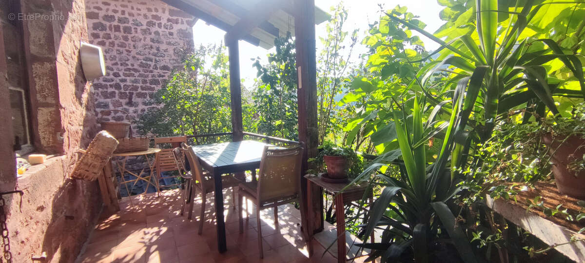 Maison à VILLECOMTAL