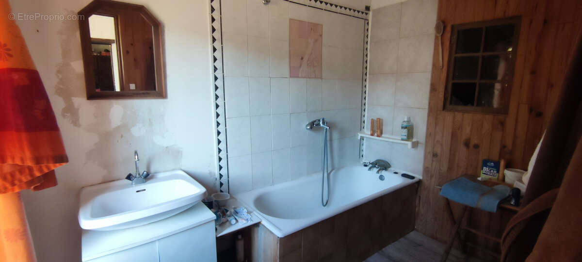 Maison à VILLECOMTAL