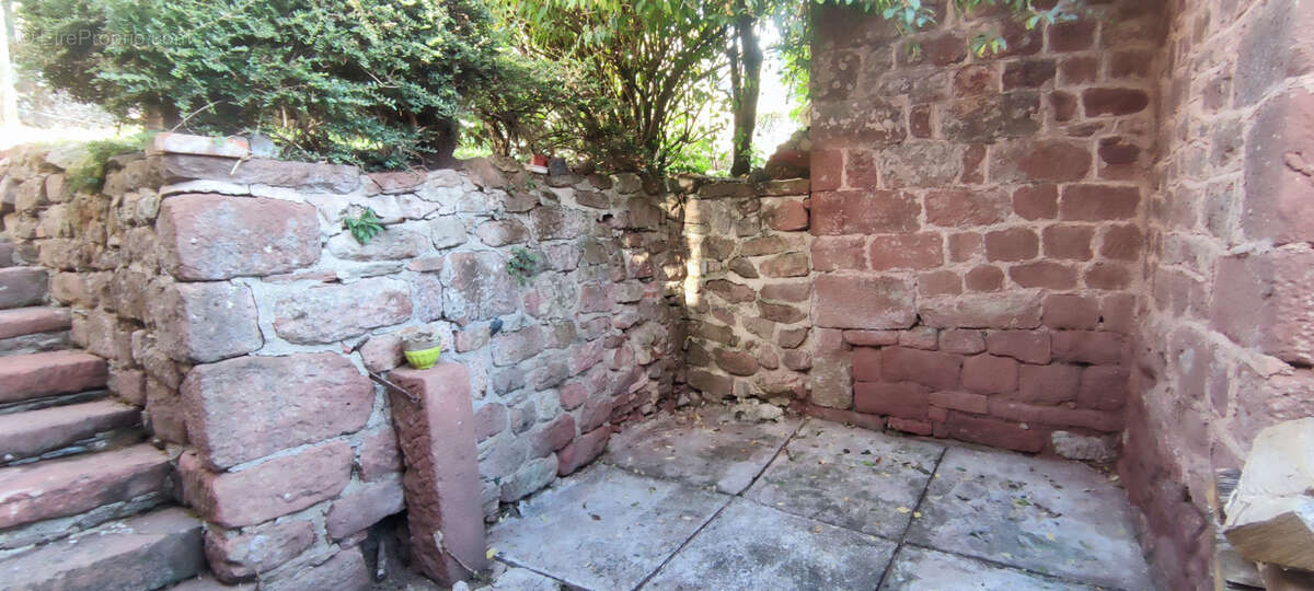 Maison à VILLECOMTAL