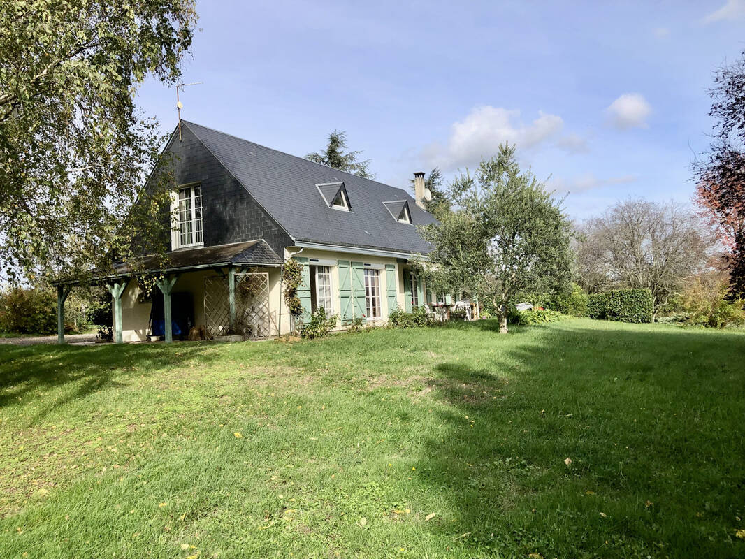 Maison à SAINT-ANTOINE-DU-ROCHER