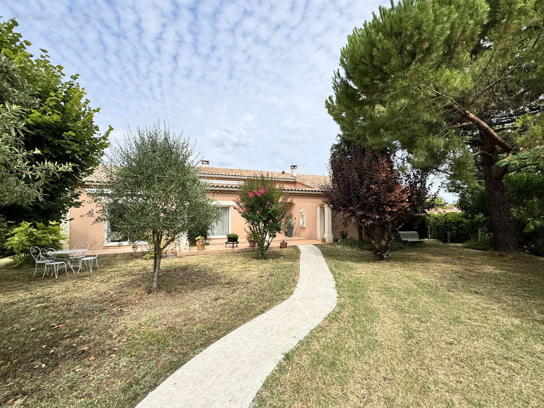 Maison à BARBEZIEUX-SAINT-HILAIRE