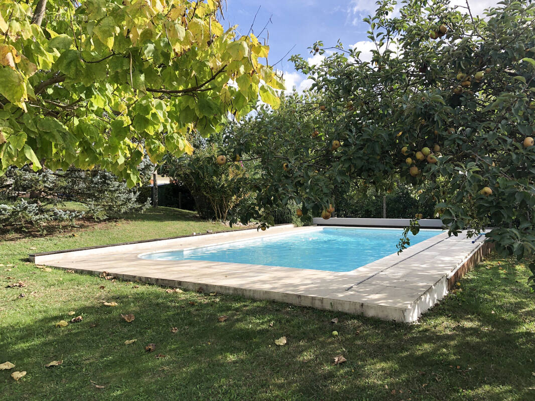 Maison à BARBEZIEUX-SAINT-HILAIRE