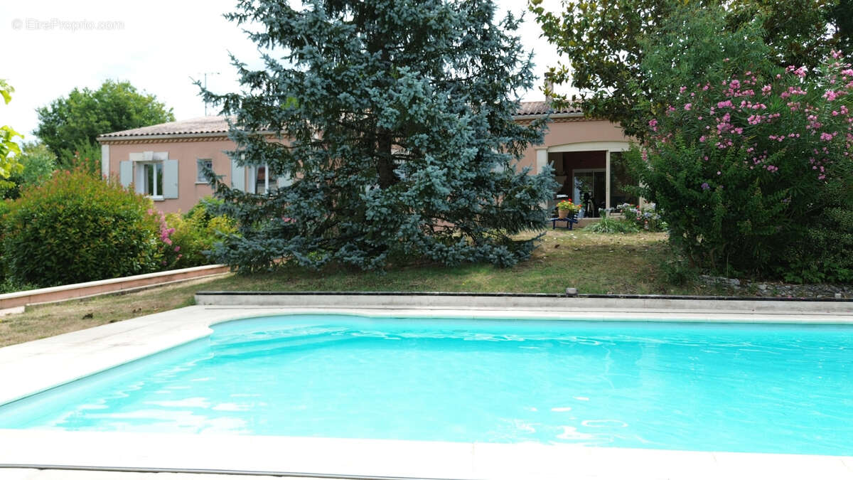 Maison à BARBEZIEUX-SAINT-HILAIRE