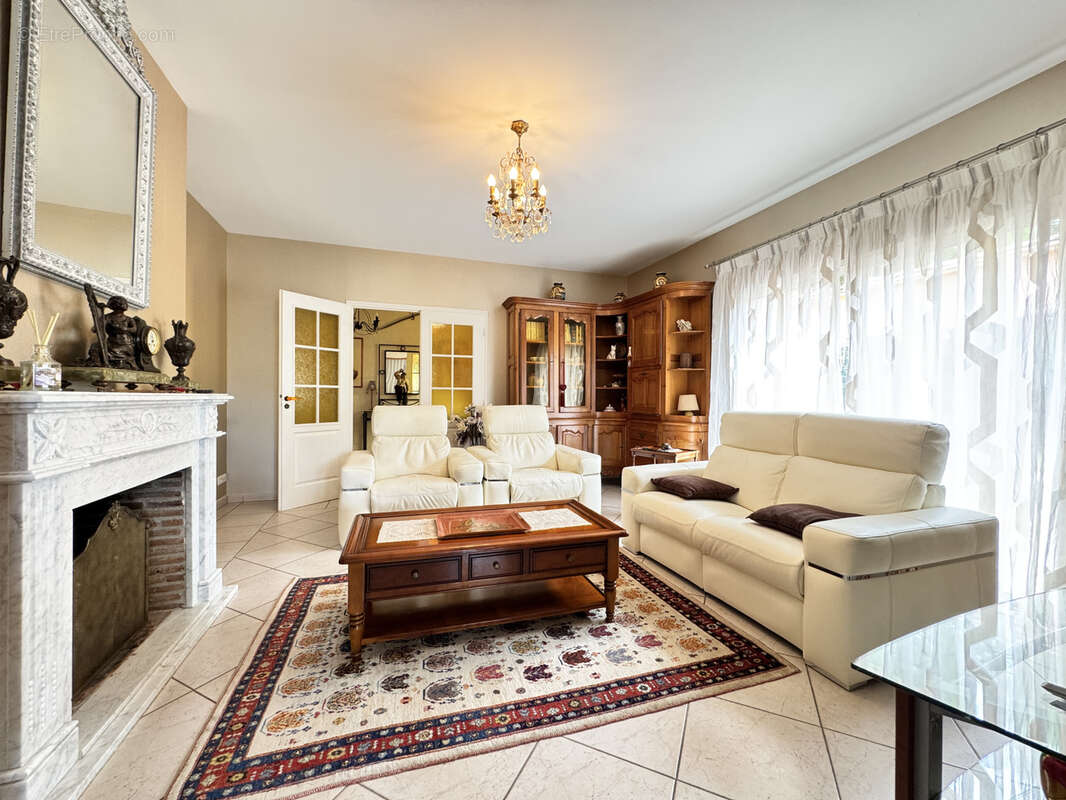 Maison à BARBEZIEUX-SAINT-HILAIRE