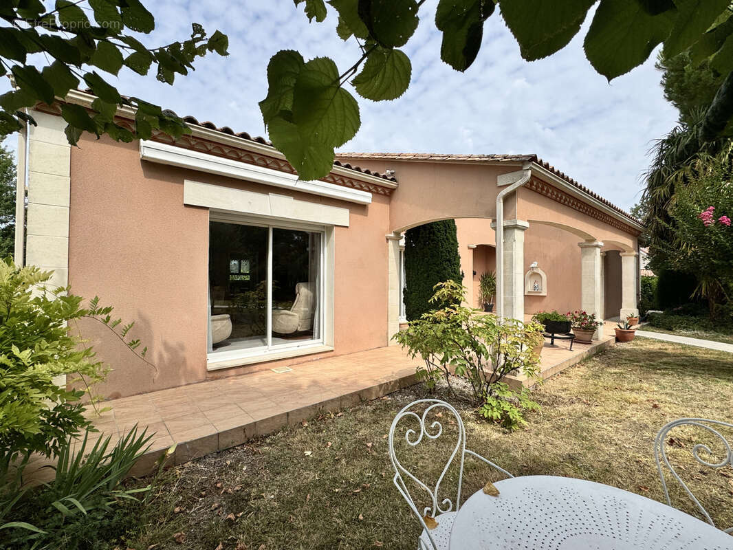 Maison à BARBEZIEUX-SAINT-HILAIRE