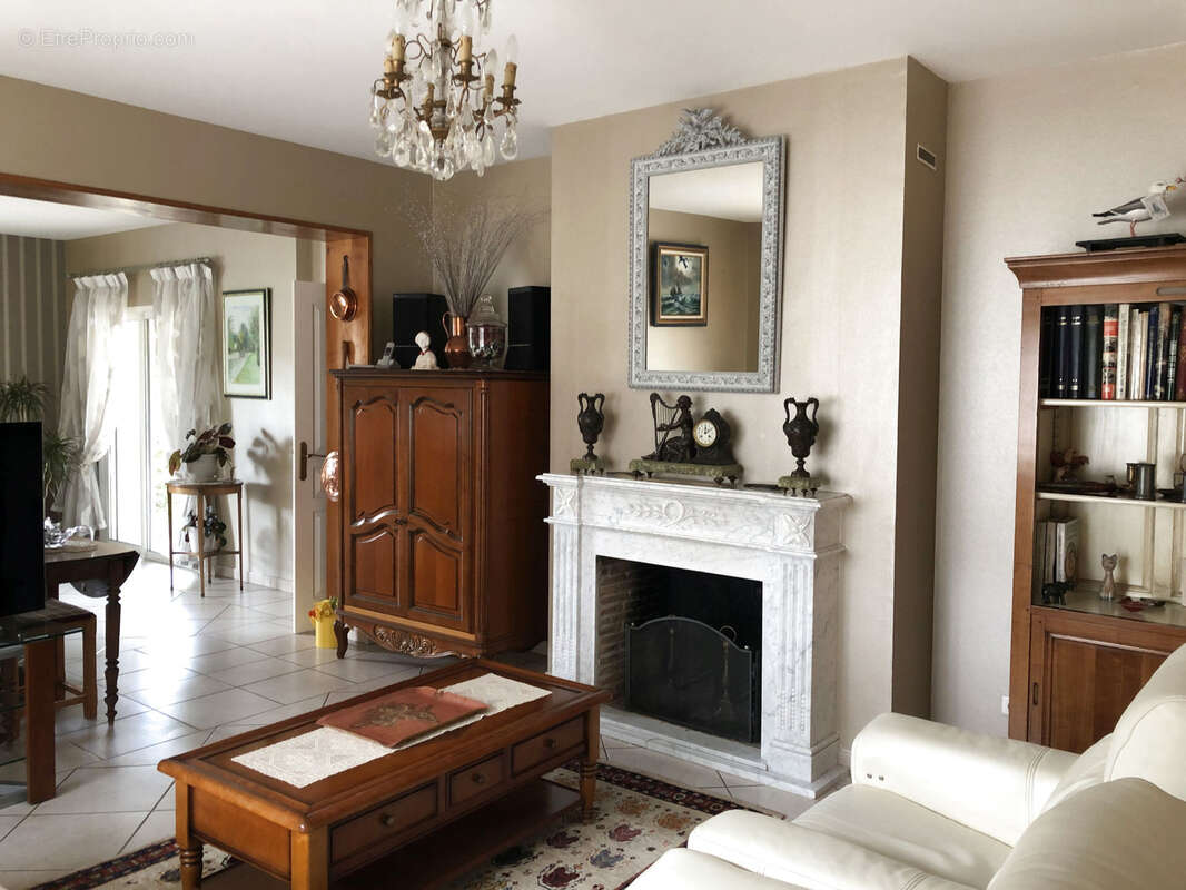 Maison à BARBEZIEUX-SAINT-HILAIRE