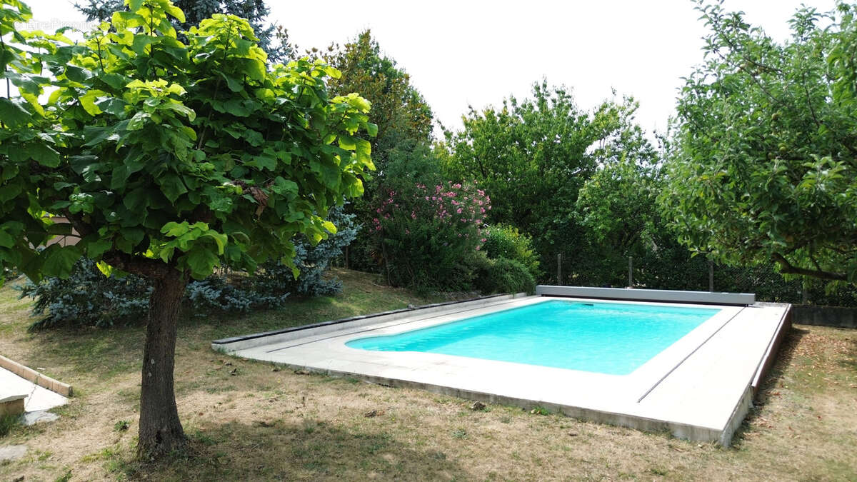 Maison à BARBEZIEUX-SAINT-HILAIRE