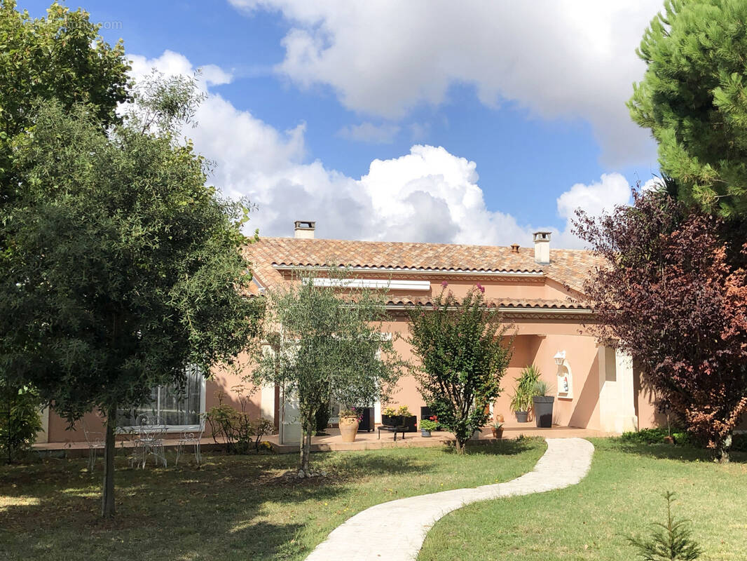 Maison à BARBEZIEUX-SAINT-HILAIRE