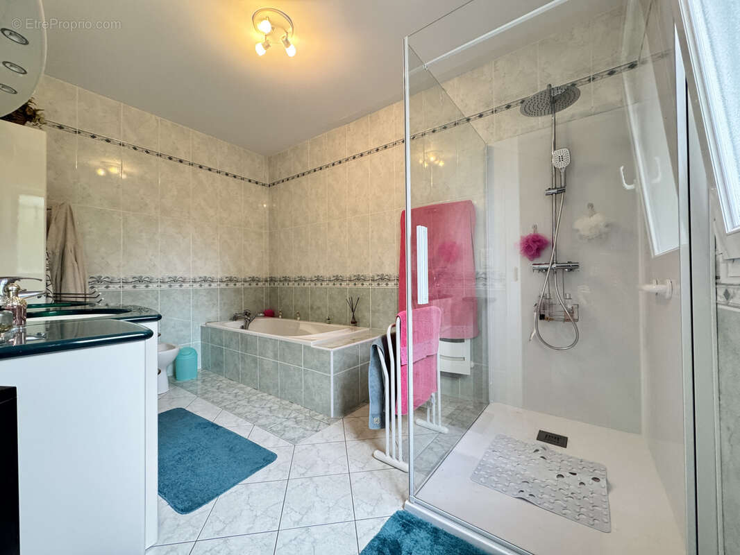 Maison à BARBEZIEUX-SAINT-HILAIRE