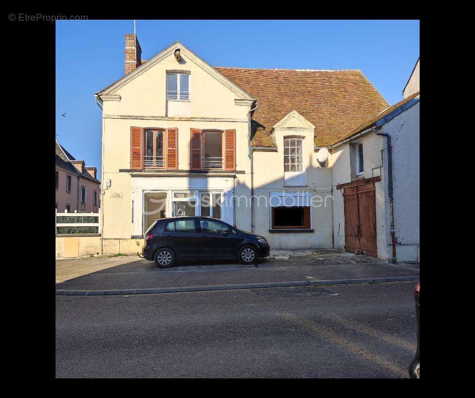 Maison à VILLENEUVE-L&#039;ARCHEVEQUE