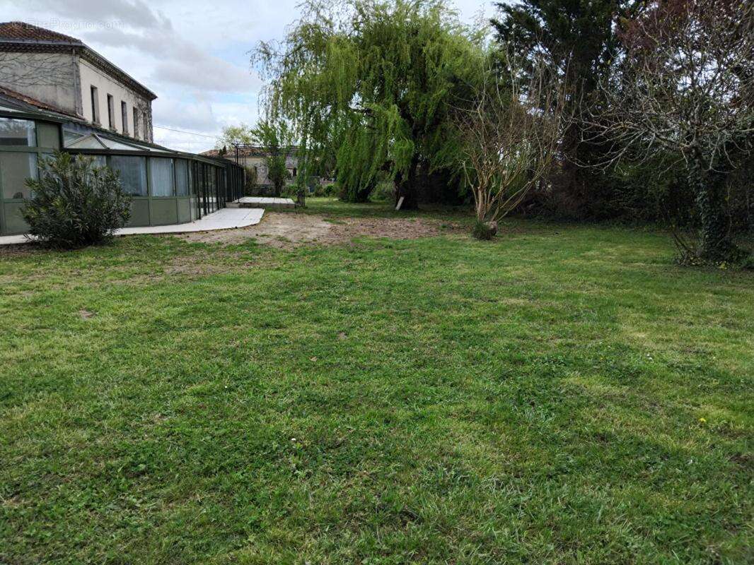 Maison à SAINT-CHRISTOLY-MEDOC