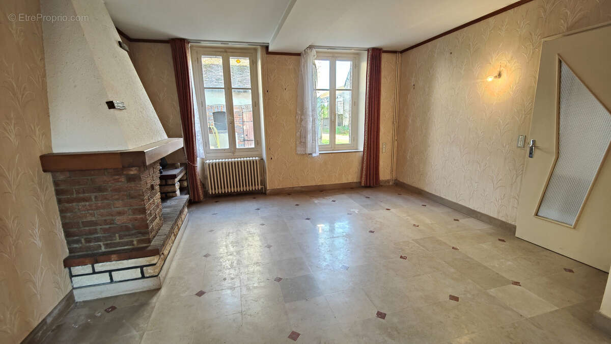 Maison à BUSSY-EN-OTHE