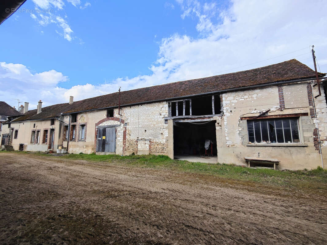 Maison à BUSSY-EN-OTHE