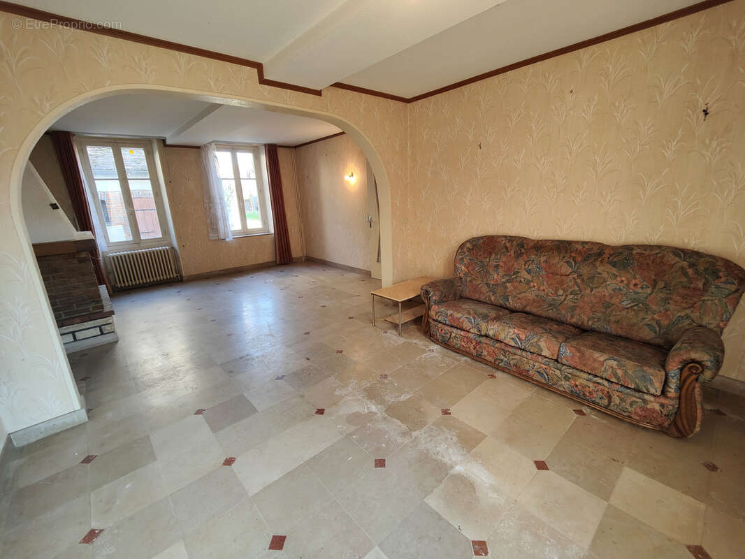 Maison à BUSSY-EN-OTHE