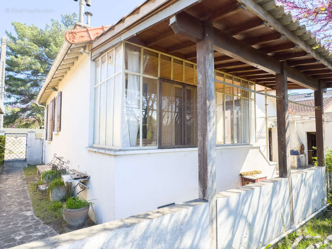 Maison à MONTELIMAR